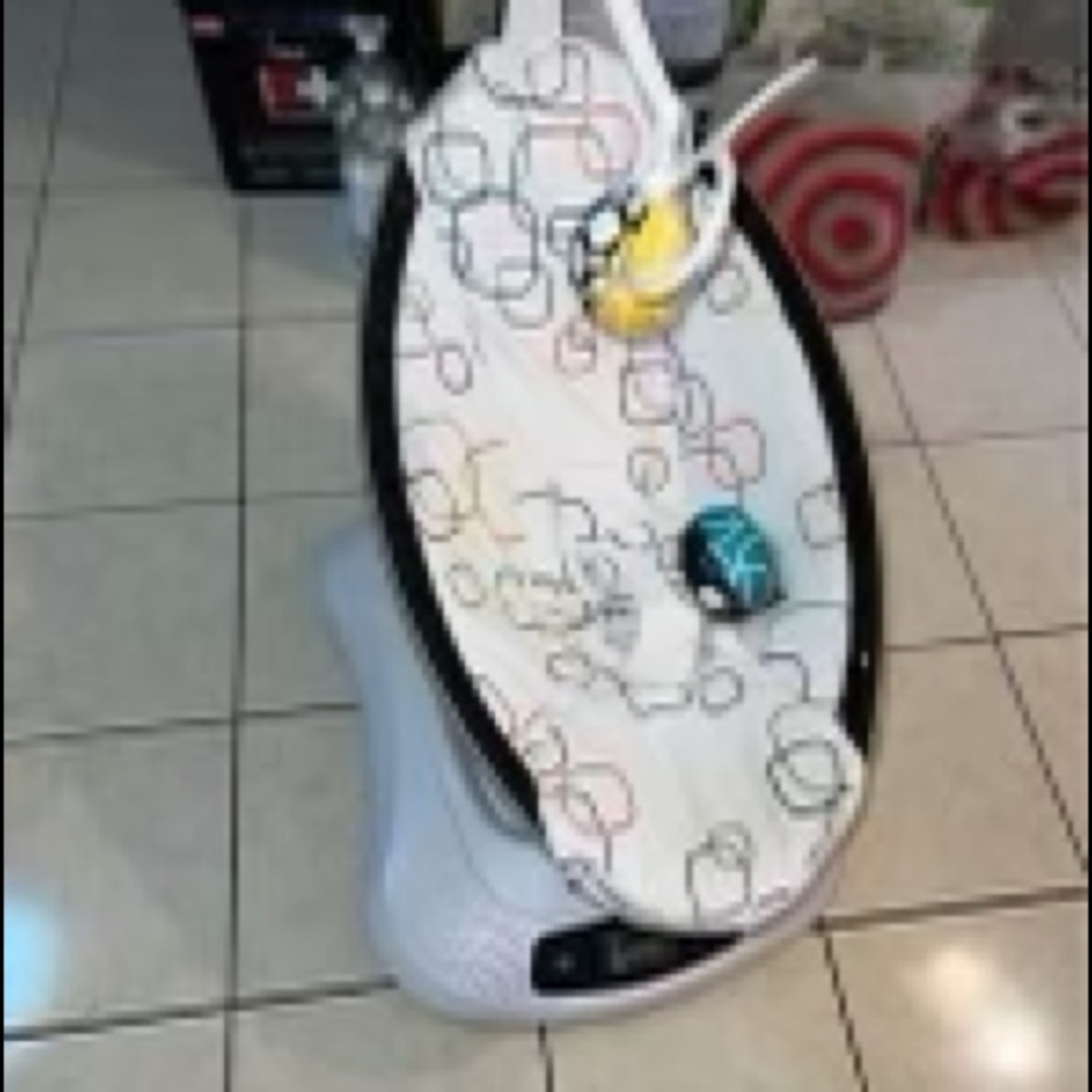 4Moms Mamaroo swing